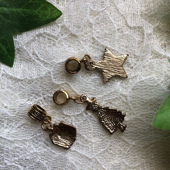 Three Vintage Gold-Tone Holiday Charms; Gift, Christmas Tree, American Star - Picture 3 of 3